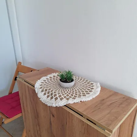 Tiny In Regina Mare *